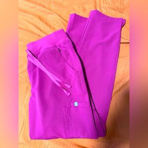 Figs HW Yola Dark Magenta M